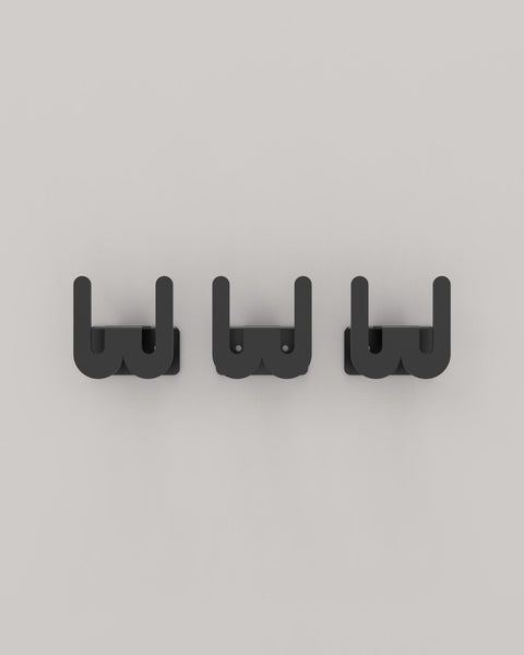 Trevo Stainless Steel Wall Hooks — Set of 3 — product photograph | مجموعة علاقات تريفو الجدارية من الستانلس ستيل – 3 قطع — صورة للمنتج