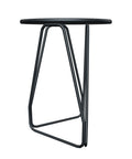 Open wire metal side table with minimalist modern design for living room or bedroom طاولة جانبية سلكية بتصميم معدني بسيط وعصري لغرفة المعيشة أو النوم